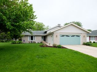 4635 Bedfordshire Dr, Loves Park, IL 61111