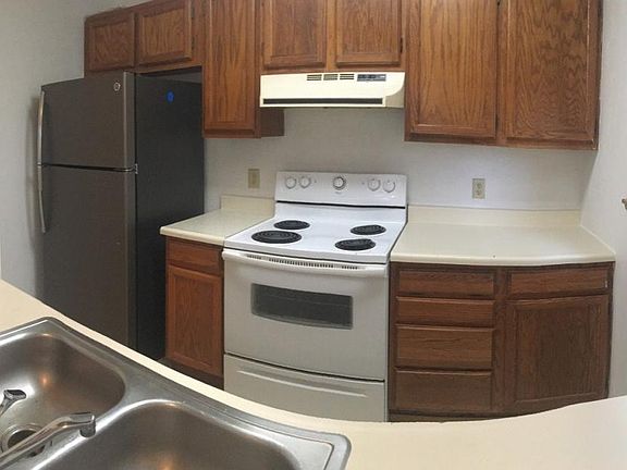 4th image of 1028 Dogwood St