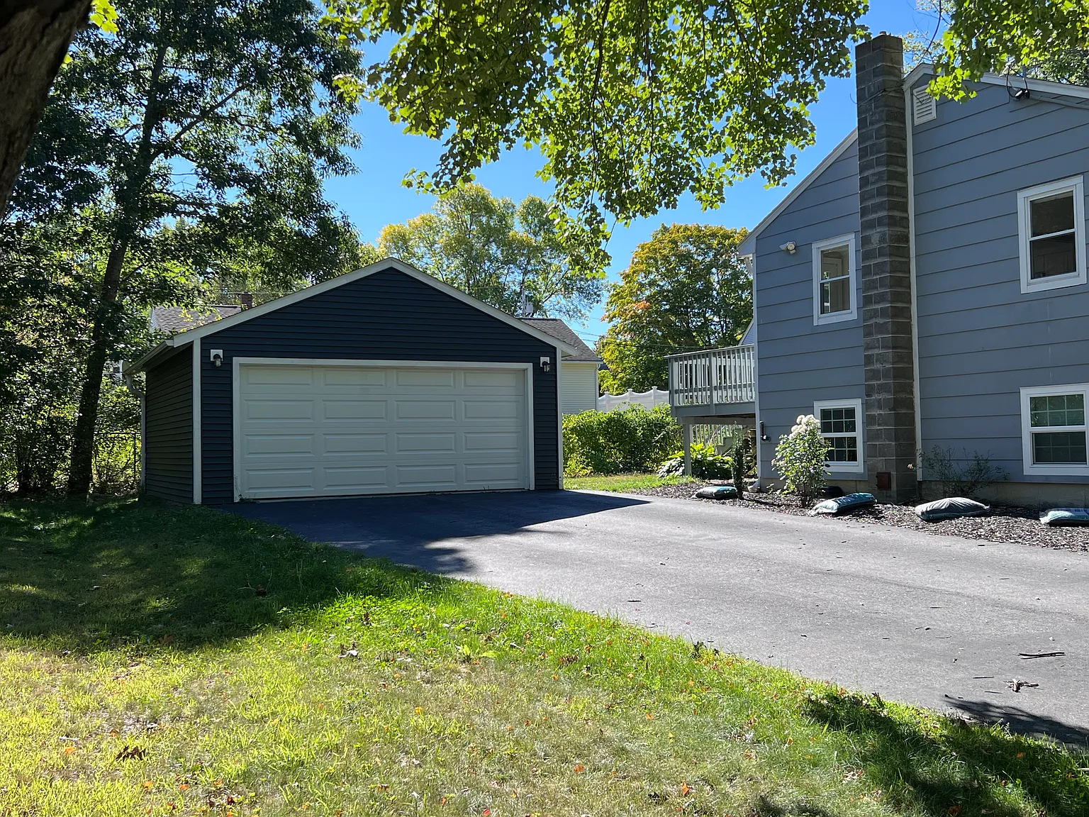 4 bed, 1600 sqft, $3,990 — Photo 3