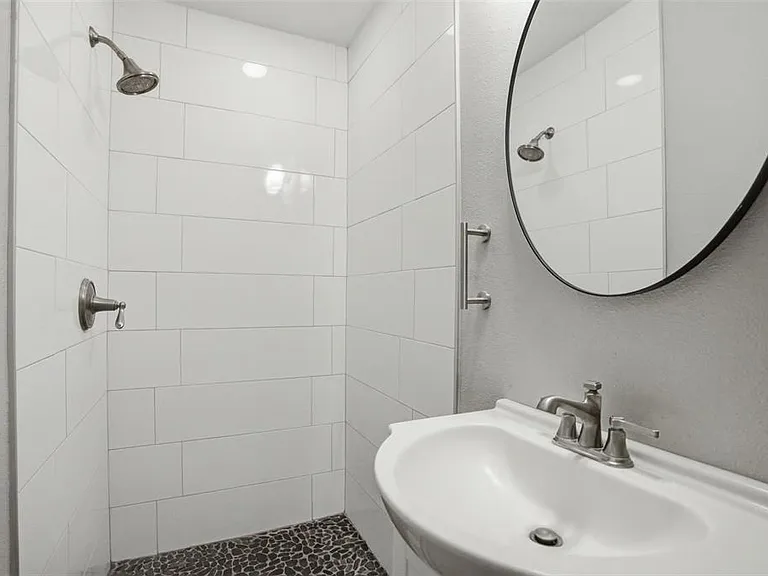727 N Himes Ave — Photo 32