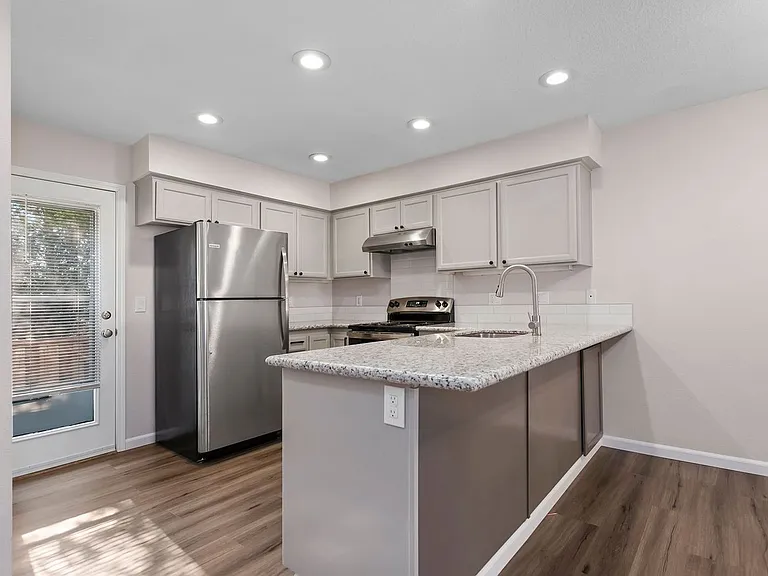 5286-5290 SW 174th Ter — Photo 15