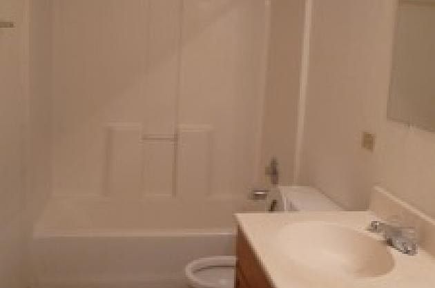 2nd image of 1010 E Elm St
