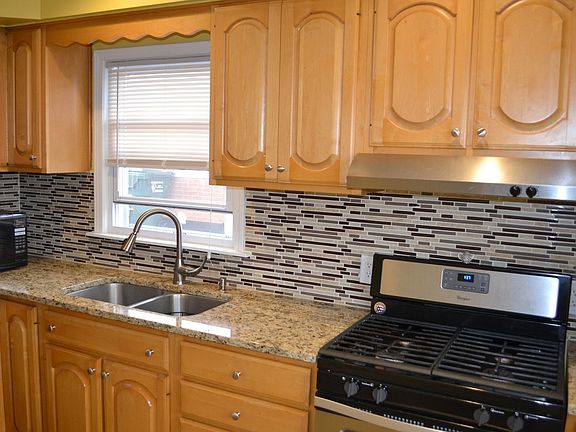 3rd image of 11704 S Sacramento Dr