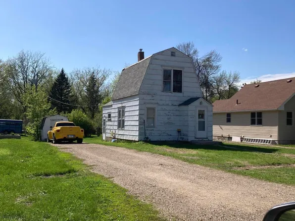 109 5th Ave S, Clear Lake, SD 57226
