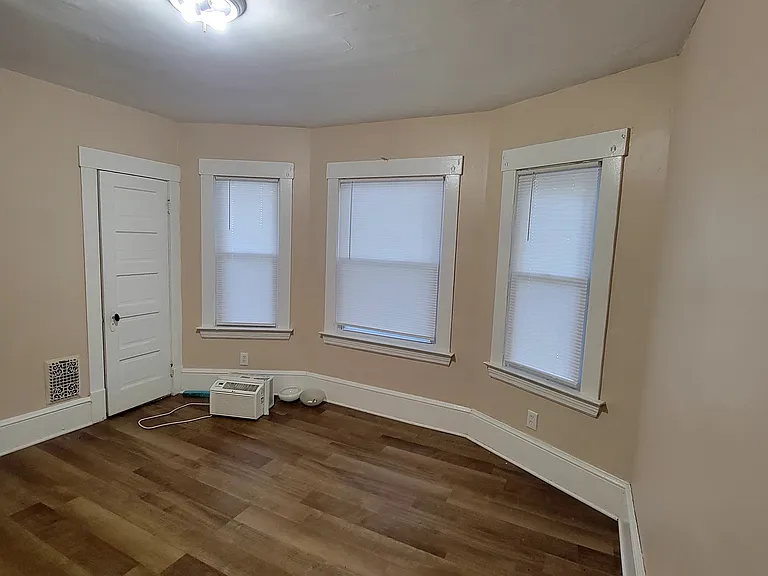 2266 Grandview Ave — Photo 18