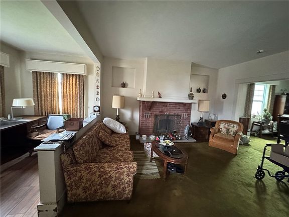 5th image of 908 Franklin St