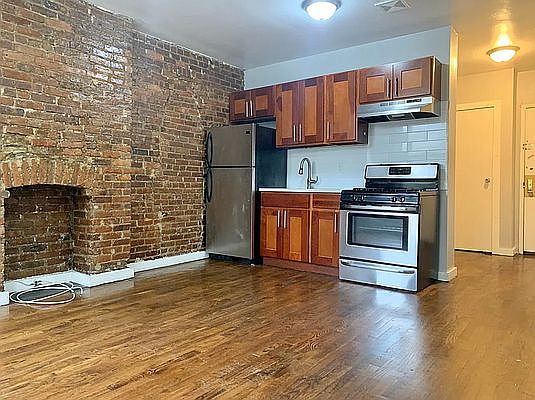 1st image of 401 Chauncey St APT 1a