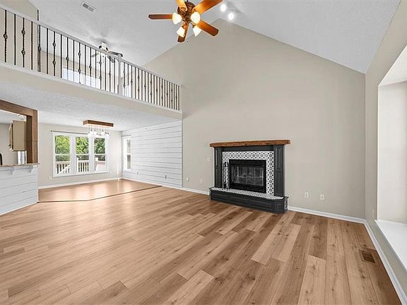 2nd image of 215 Woodhaven Dr
