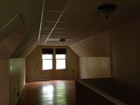 upper bedroom