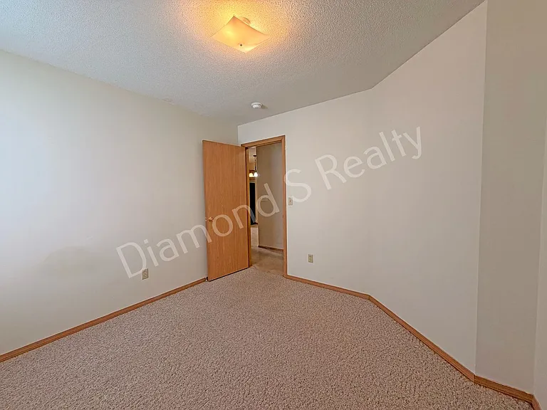 1446 / 1448 W Rainey Duplex — Photo 10