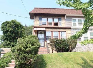 4213 248th St, Little Neck, NY 11363