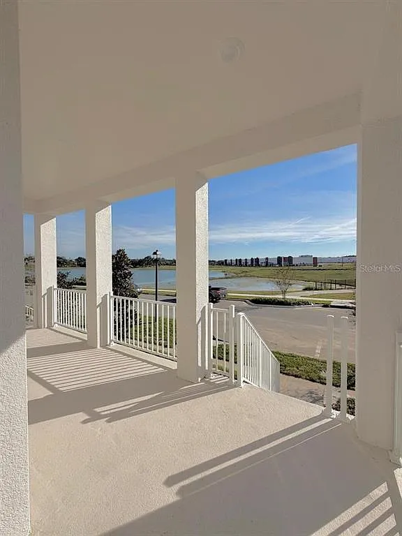 4 bed, 3.5 bath, 2030 sqft, $2,800 — Photo 4