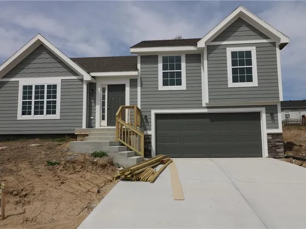 2204 Sterling St, Saint Joseph, MO 64503