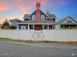 616 S 4th St, La Conner, WA 98257