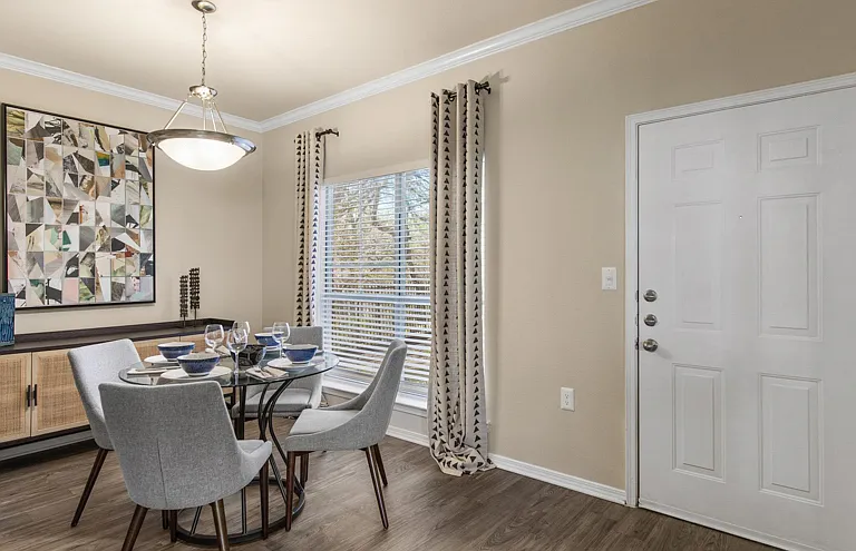 Ashford Apartments — Photo 15