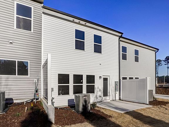 2nd image of 2004 Regal Dr Homesite 86