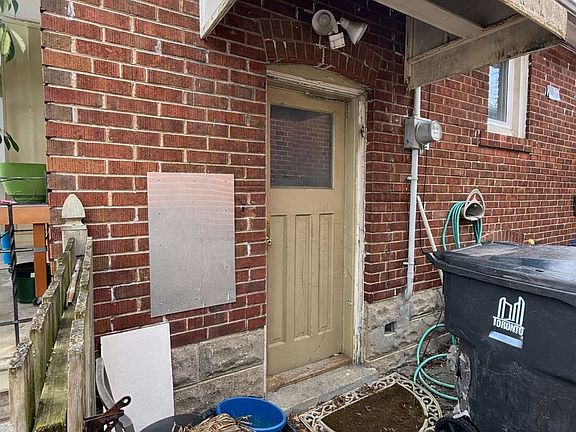 4th image of 368 Winnett Ave