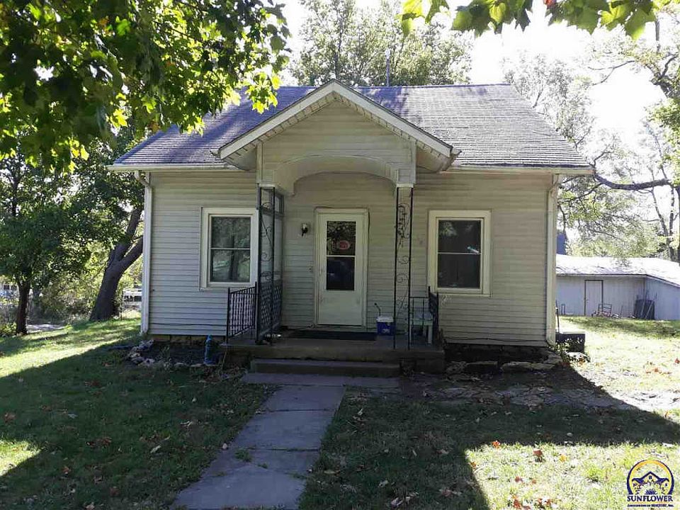 1st image of 402 S Cedar St