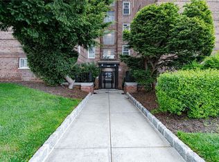6393 Woodhaven Blvd APT 2E, Rego Park, NY 11374