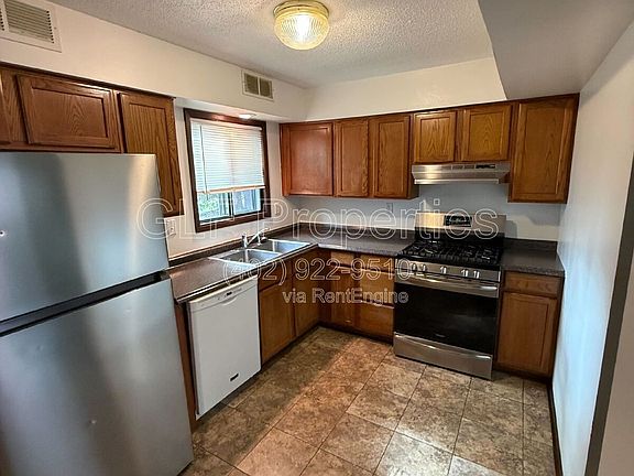 5th image of 1413 2nd Ave APT 2