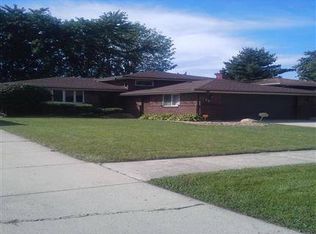 2136 44th St, Highland, IN 46322