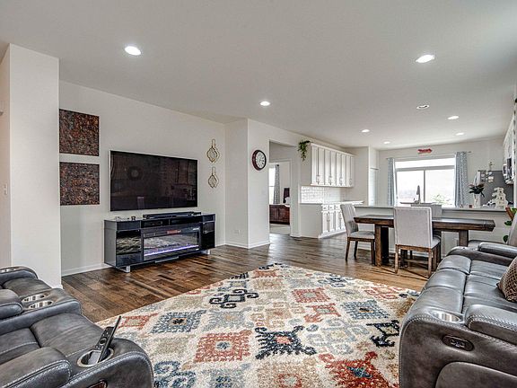 5th image of 23113 Pinehurst Dr