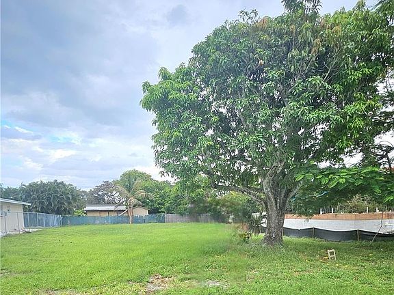 4th image of  Bayside ST