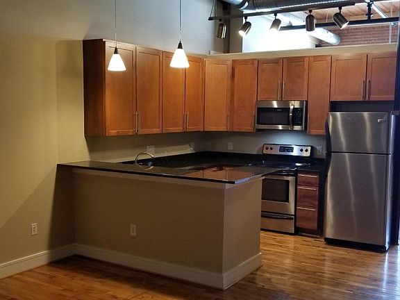 3rd image of 505 6th St SW APT 305
