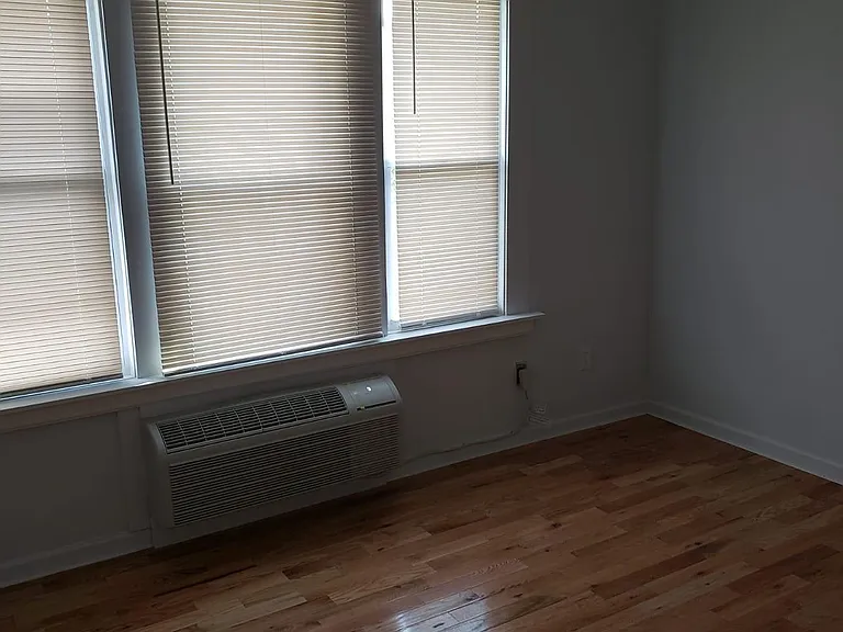 5045 Walnut St #3 — Photo 8