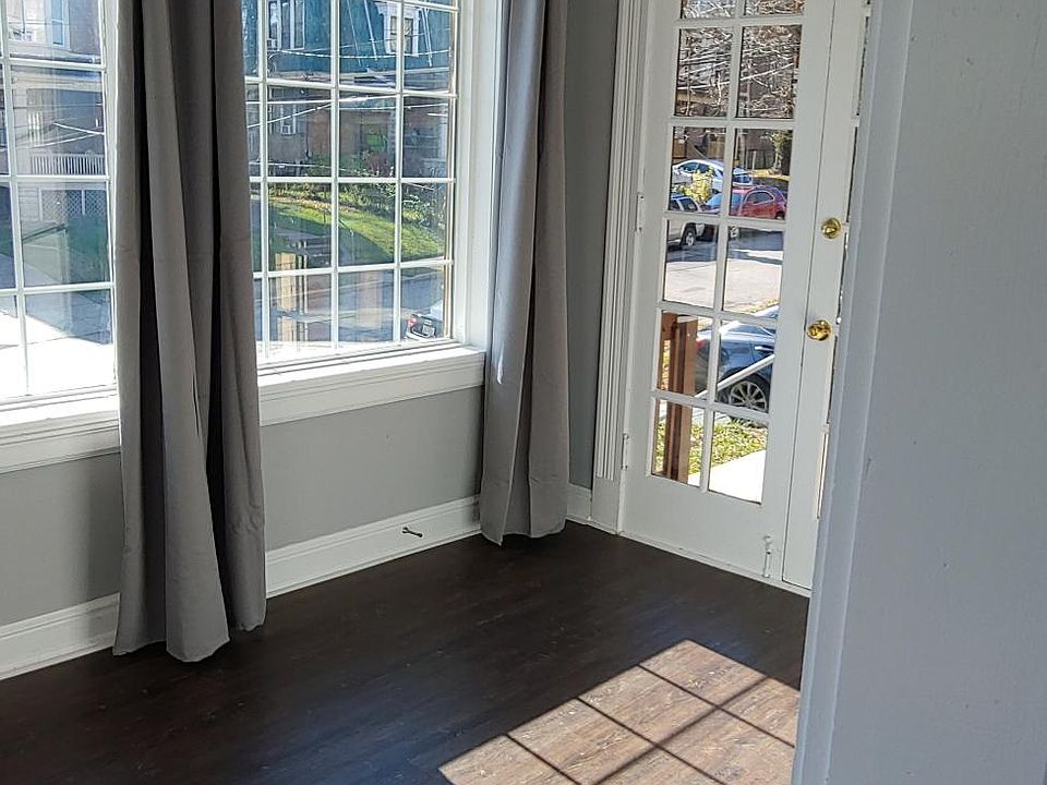 Bedroom 2/Office