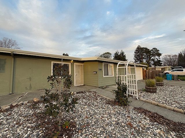1st image of 266 Los Altos Dr