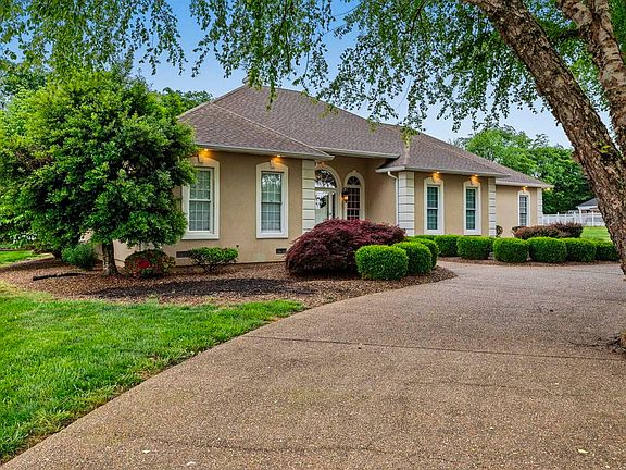 3rd image of 148 Keeneland Ct