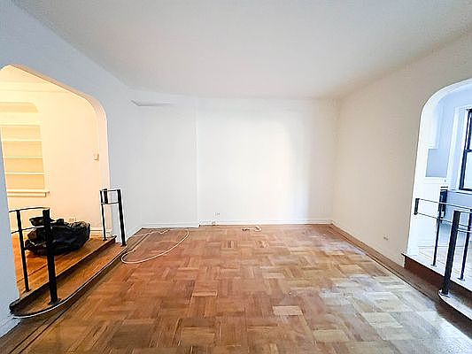 5th image of 30 Park Ter E APT 1D