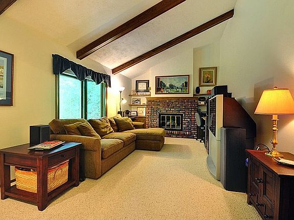 Family Room w/Fireplace and Bay Window