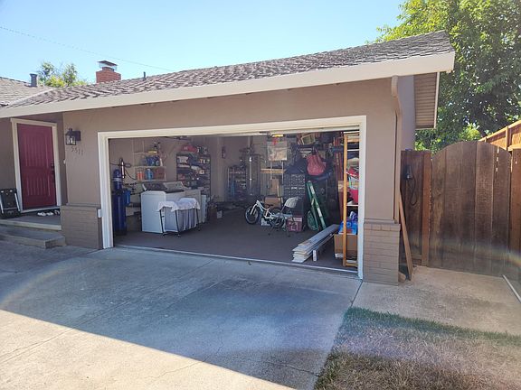 2nd image of 5511 Begonia Dr