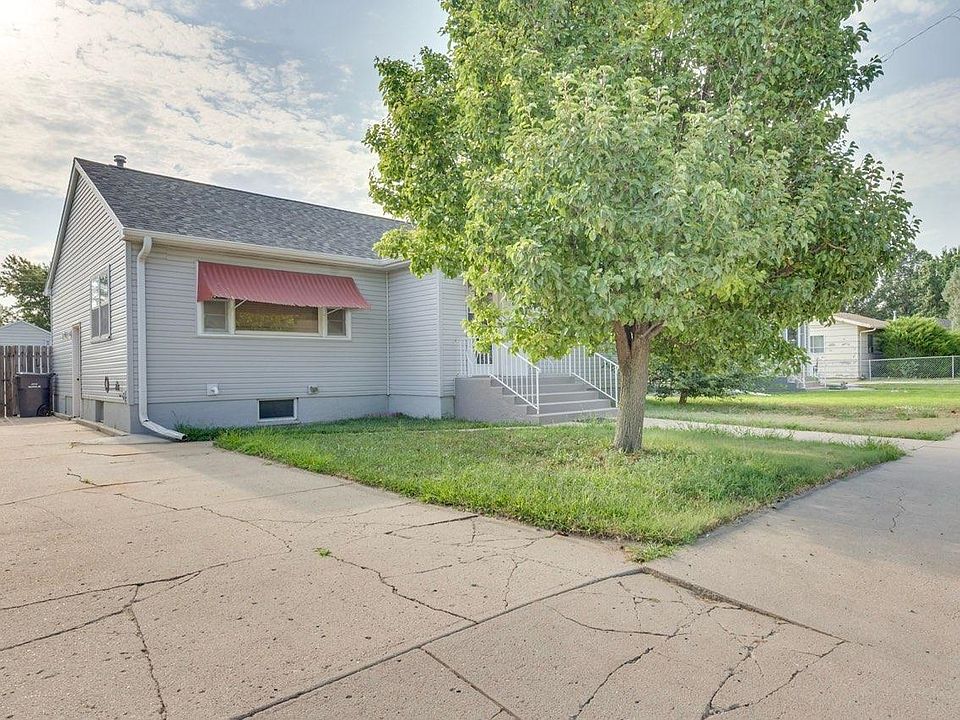 1st image of 1403 W Circle Dr