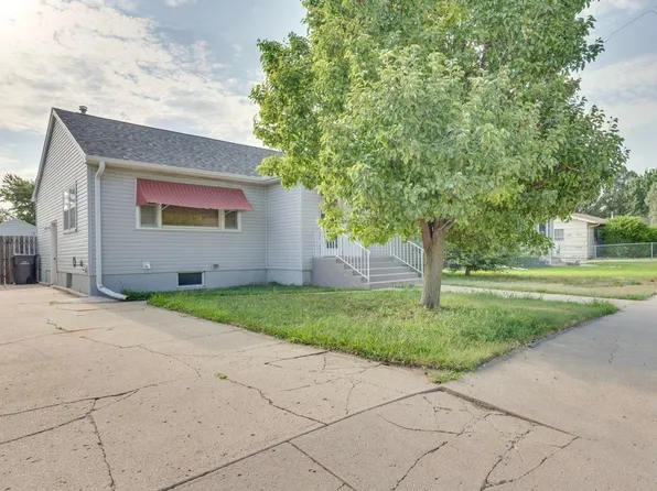 1403 W Circle Dr, McCook, NE 69001