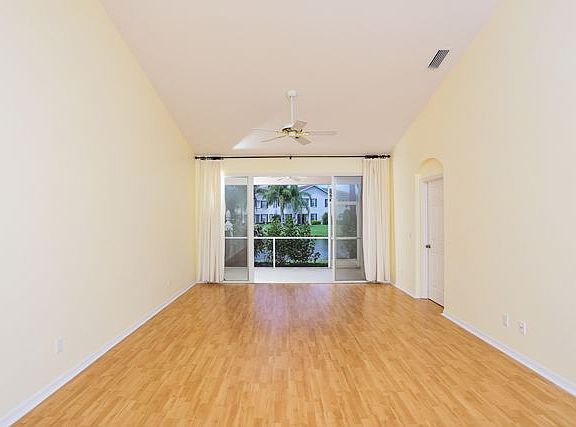 4th image of 887 Chalmers Dr