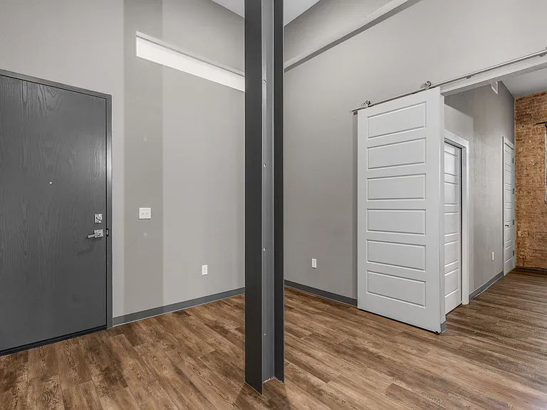 901 9th St #LOFT C — Photo 12