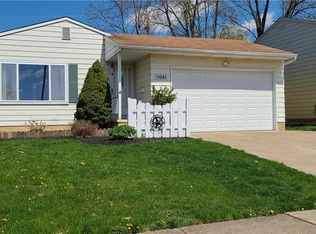 15045 Rochelle Dr, Maple Heights, OH 44137