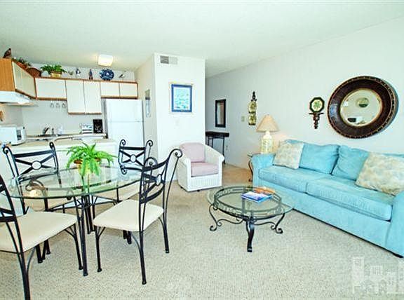 3rd image of 1615 S Lake Park Boulevard #305