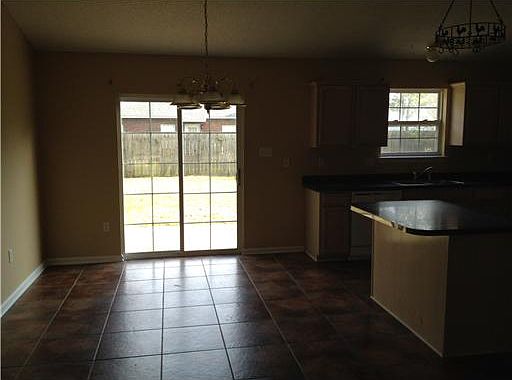 1st image of 1719 Piney Ln