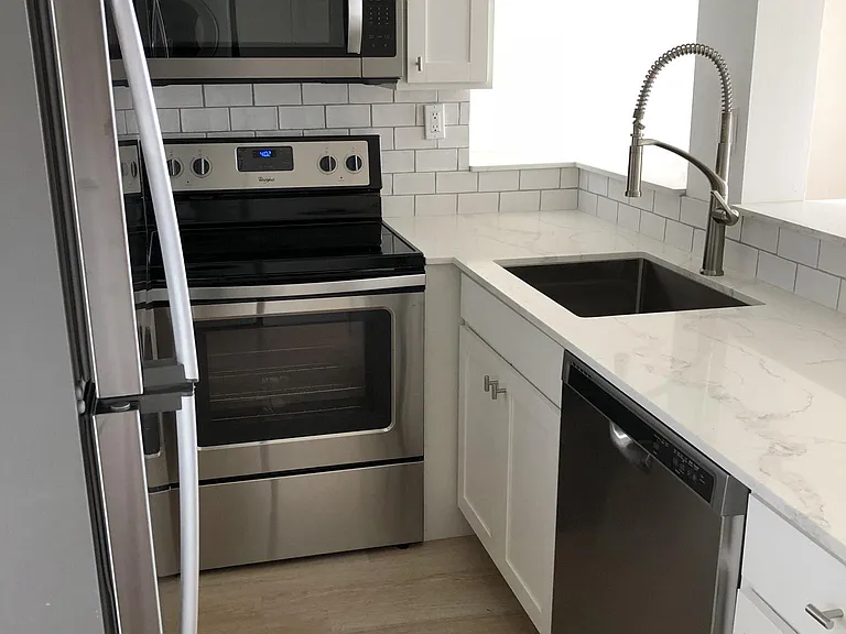 1600 SE 15th St #607 — Photo 5