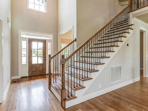 4th image of 114 Adair Ct