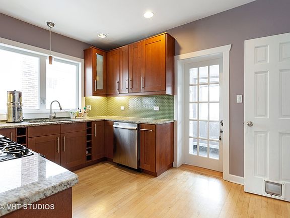 5th image of 1037 S Harvey Ave