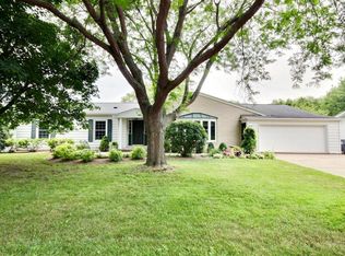 1138 Cliffwood Ln, La Crosse, WI 54601