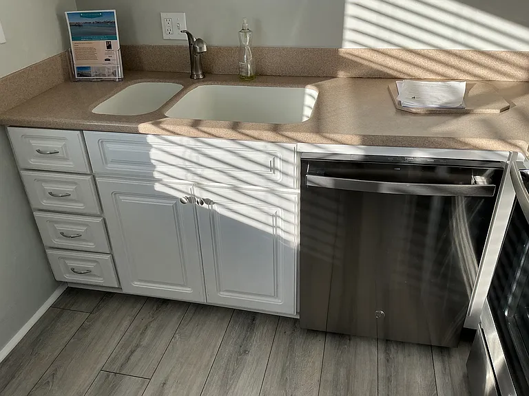 850 Palm St #D8 — Photo 9
