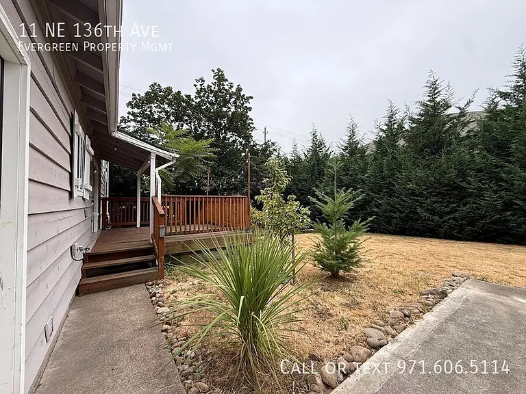 11 NE 136th Ave — Photo 35