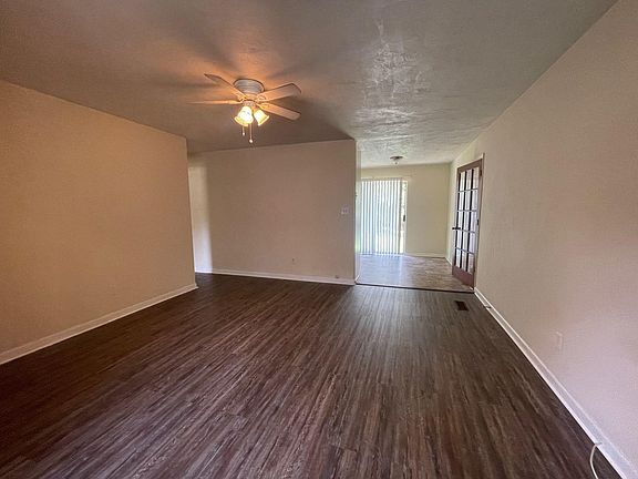 4th image of 722 Greenleaf Dr