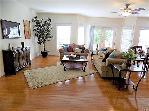 3rd image of 3131 Garden Hill Ln